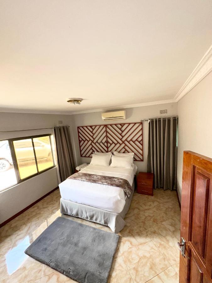 Jeanne Marie Apartments Kitwe ภายนอก รูปภาพ